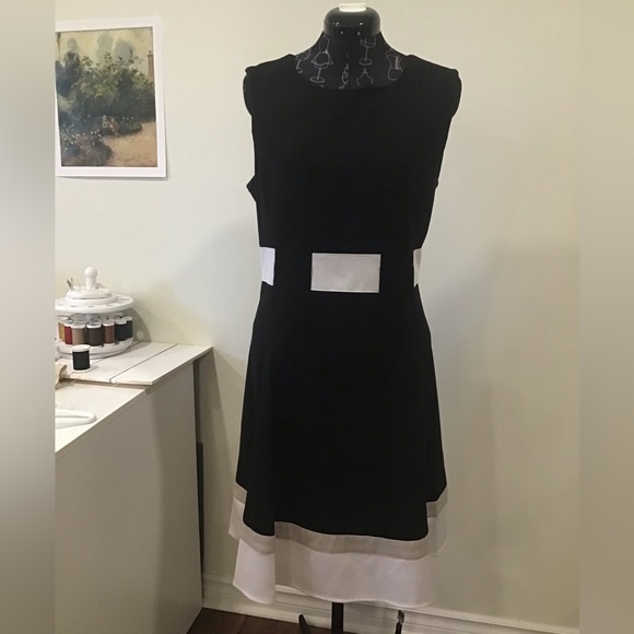 Classic Calvin Klein Black Dress with black and white details - Picture 2 of 9